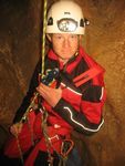 Julian in der Gönningershöhle